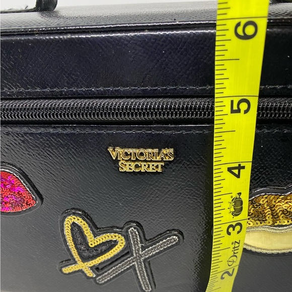 Victoria’s Secret Black Runway Patch City Getaway Glam Bag Makeup Train Case - Picture 8 of 9